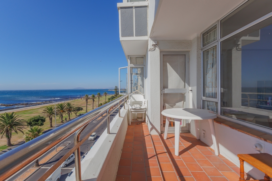 2 Bedroom Property for Sale in Sea Point Western Cape
